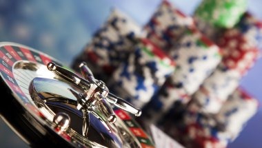 doremi Togel Number live draw studio showing numbered balls and live dealer caller